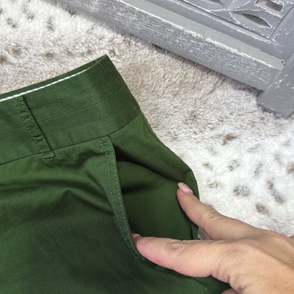NWT! J.Crew olive green khaki shorts size 8 preppy academia gorpcore wanderlust - Picture 4 of 10